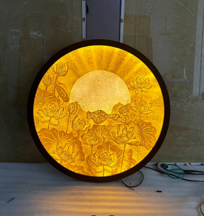 đèn hào quang trúc chỉ tráng gương vàng kim 221.png